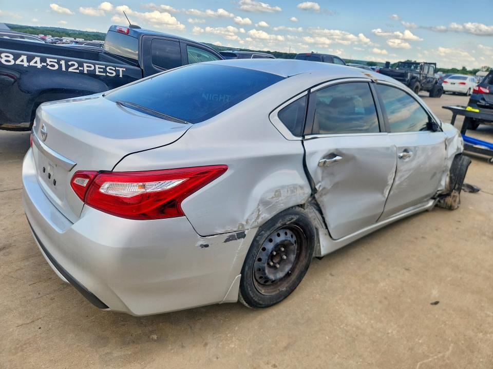 2017 Nissan Altima მანქანა იყიდება აუქციონზე, vin: 1N4AL3AP5HN316930, აუქციონის ნომერი: 55158296