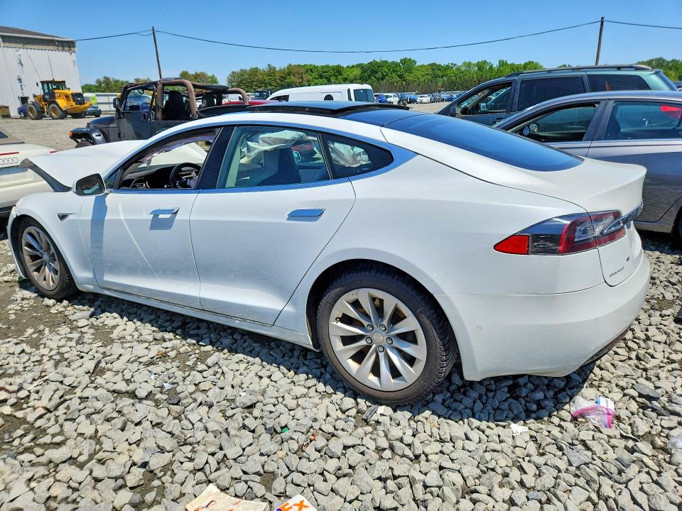 53833816 :رقم المزاد ، 5YJSA1E27GF153850 vin ، 2016 Tesla Model S مزاد بيع