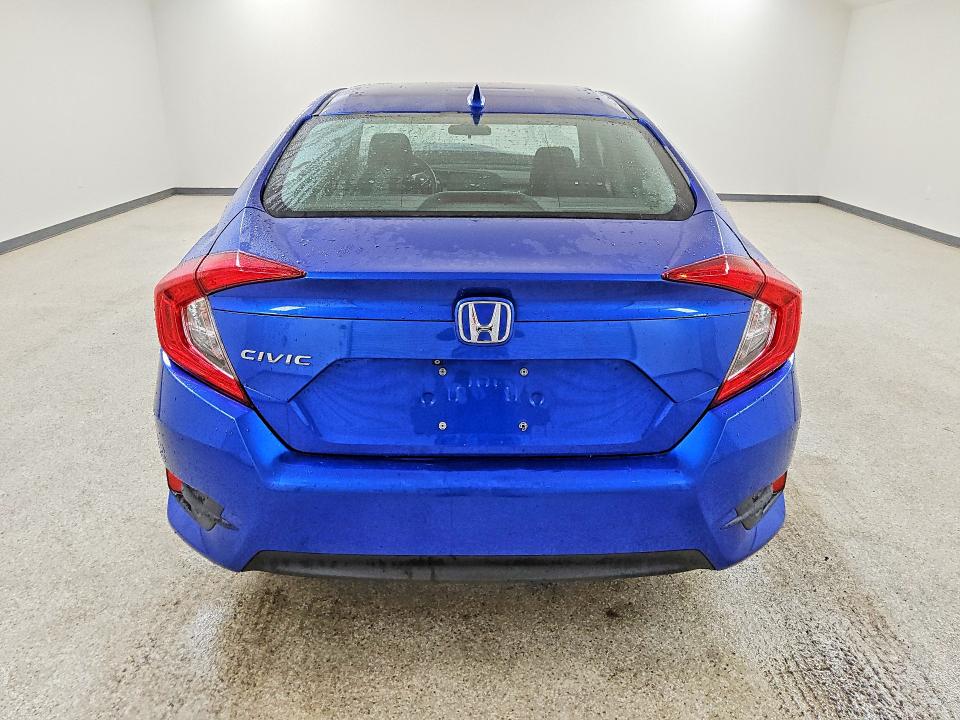 53135766 :رقم المزاد ، 19XFC2F73JE007003 vin ، 2018 Honda Civic مزاد بيع