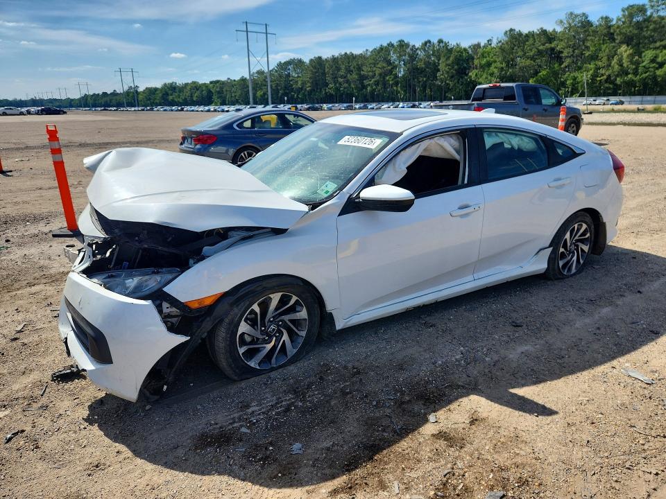 Auction sale of the 2018 Honda Civic, vin: 19XFC2F7XJE039043, lot number: 52360126