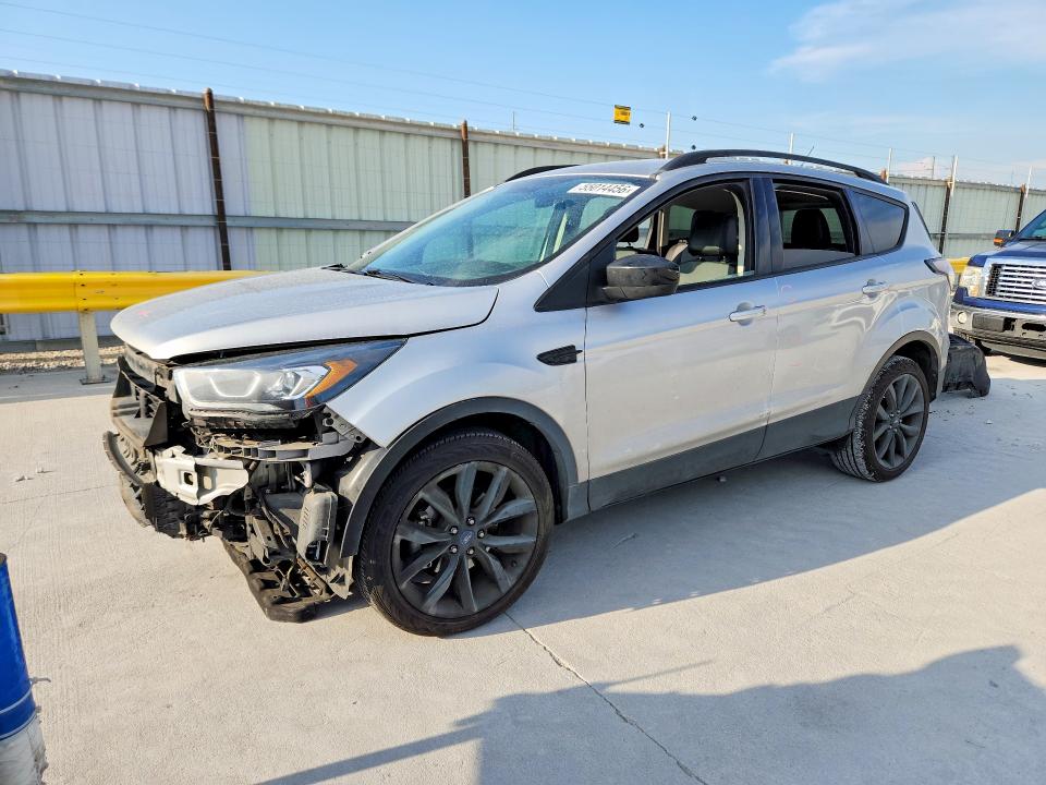 Продажа на аукционе авто 2017 Ford Escape, vin: 1FMCU0GDXHUC88393, номер лота: 55014456