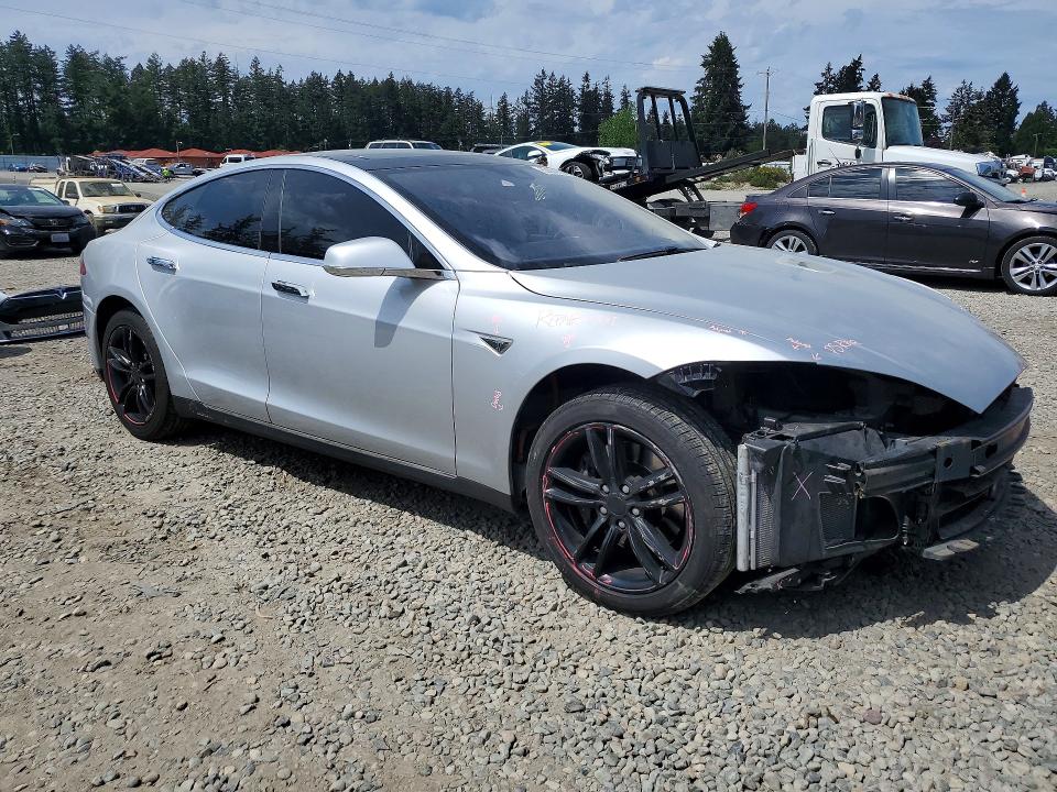Продажа на аукционе авто 2015 Tesla Model S, vin: 5YJSA1H26FFP69565, номер лота: 52884236