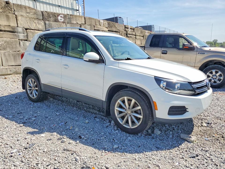 2017 Volkswagen Tiguan მანქანა იყიდება აუქციონზე, vin: WVGSV7AXXHK002512, აუქციონის ნომერი: 55624186