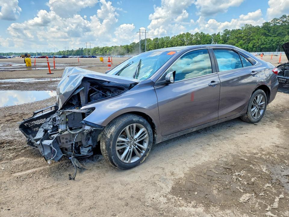 55582236 :رقم المزاد ، 4T1BF1FKXGU583892 vin ، 2016 Toyota Camry مزاد بيع