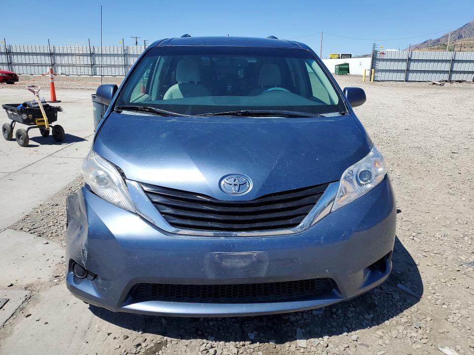2014 Toyota Sienna მანქანა იყიდება აუქციონზე, vin: 5TDKK3DC5ES456380, აუქციონის ნომერი: 51907056