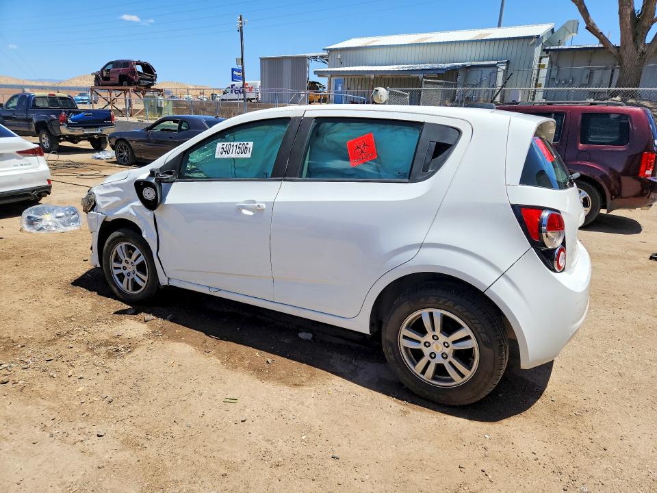 54011506 :رقم المزاد ، 1G1JA6SH1F4175715 vin ، 2015 Chevrolet Sonic مزاد بيع