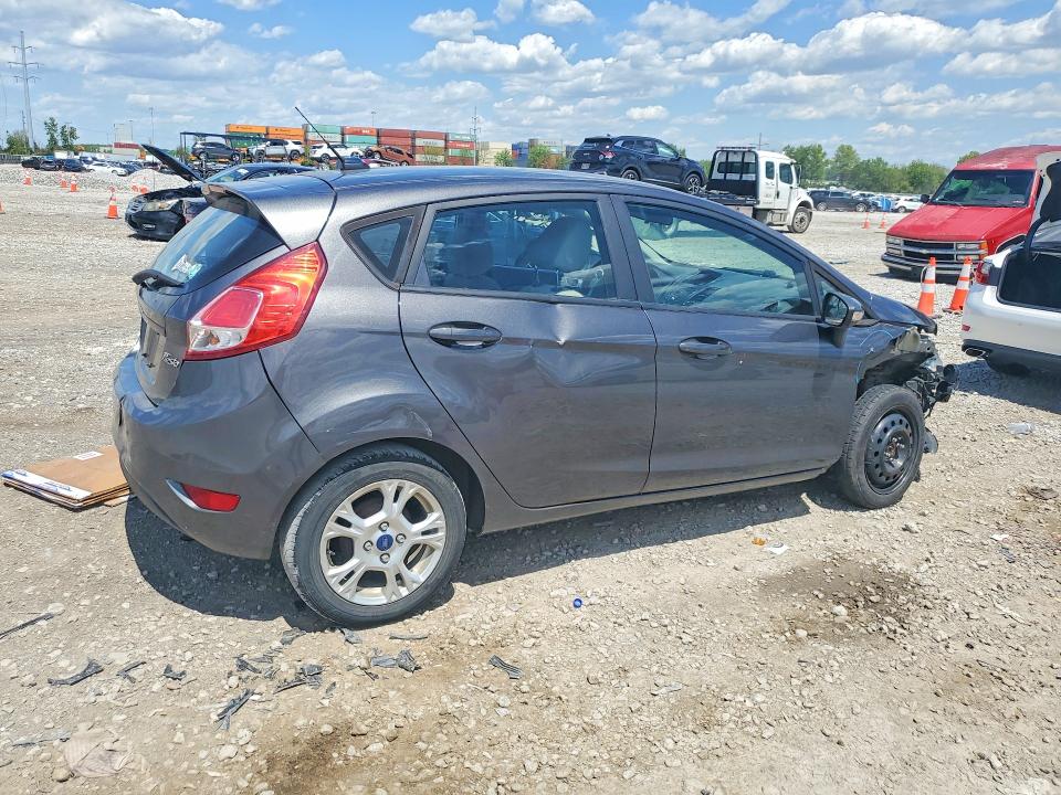 52645756 :رقم المزاد ، 3FADP4EJ4FM158150 vin ، 2015 Ford Fiesta مزاد بيع