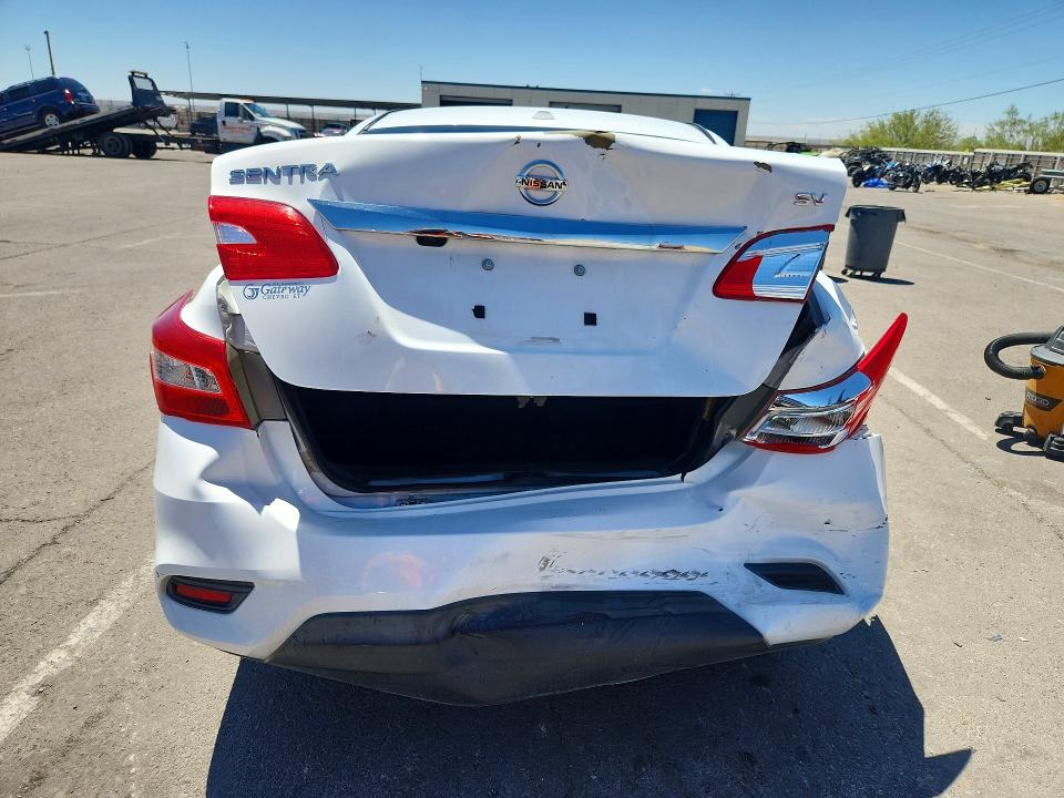 Продажа на аукционе авто 2018 Nissan Sentra, vin: 3N1AB7AP7JL635582, номер лота: 52918776