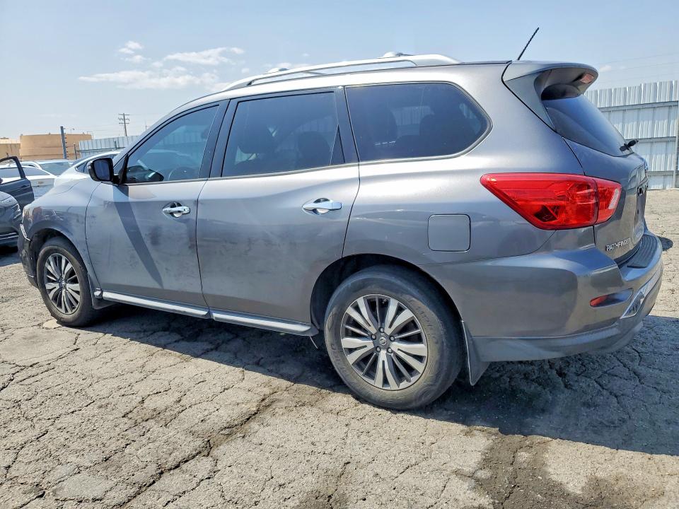 51697286 :رقم المزاد ، 5N1DR2MN8HC913863 vin ، 2017 Nissan Pathfinder مزاد بيع