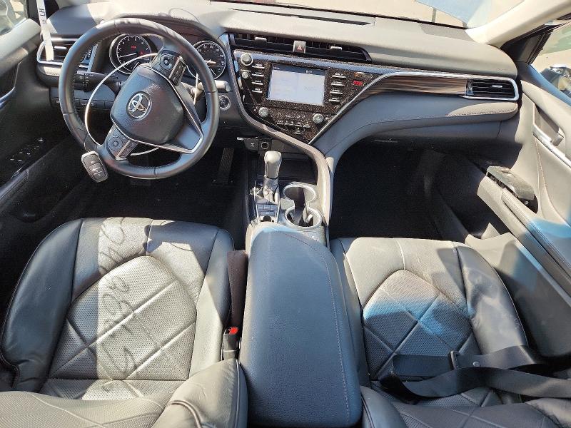 52488656 :رقم المزاد ، 4T1B11HK2JU139134 vin ، 2018 Toyota Camry مزاد بيع