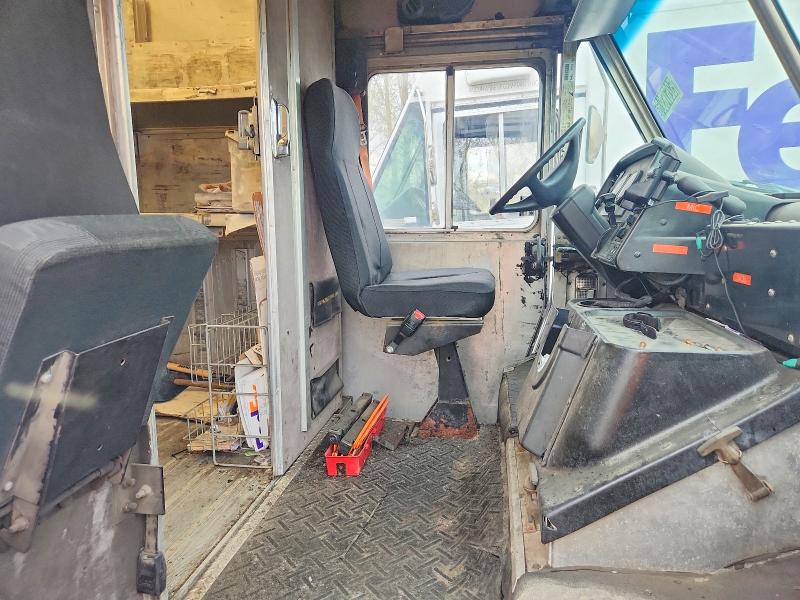 52676356 :رقم المزاد ، 4UZAANBW37CY11487 vin ، 2007 Freightliner Chassis مزاد بيع