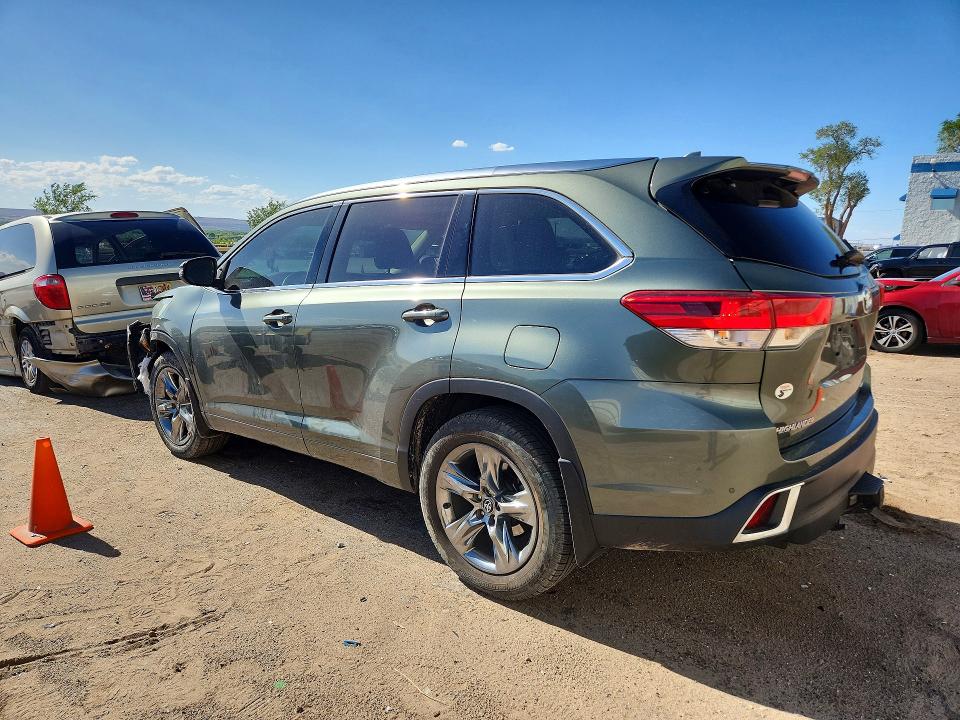 Продаж на аукціоні авто 2018 Toyota Highlander, vin: 5TDDZRFH8JS877553, номер лоту: 55339606
