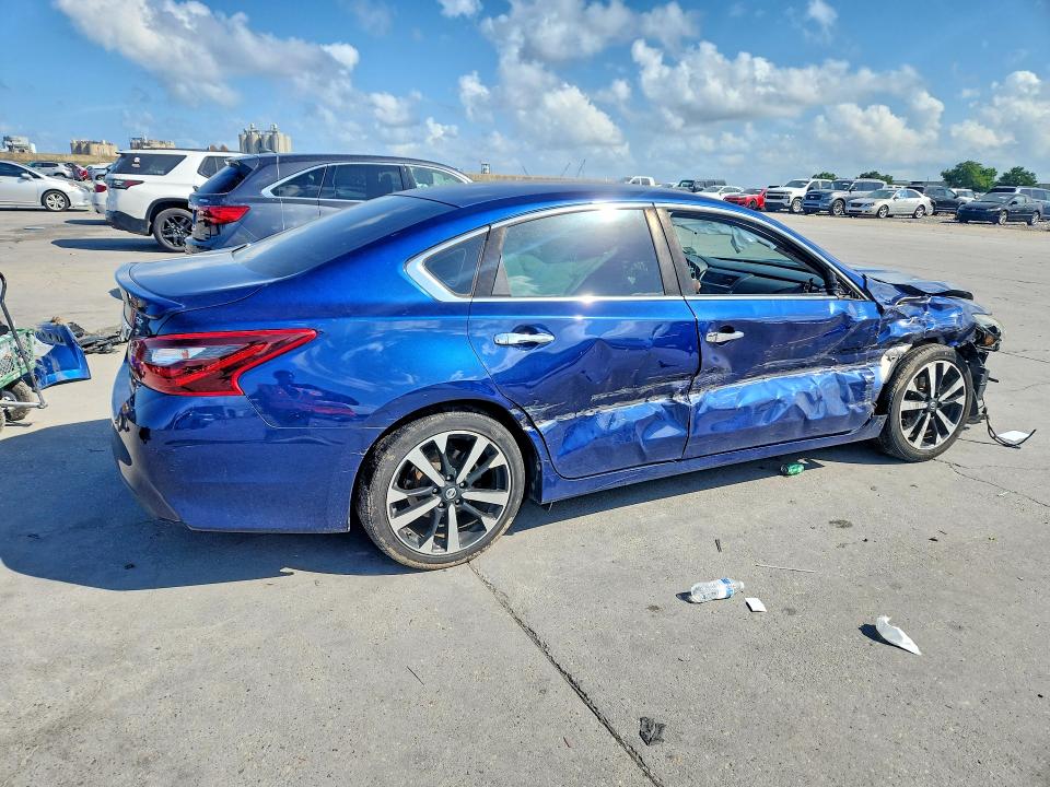 2018 Nissan Altima მანქანა იყიდება აუქციონზე, vin: 1N4AL3AP9JC110396, აუქციონის ნომერი: 54241926
