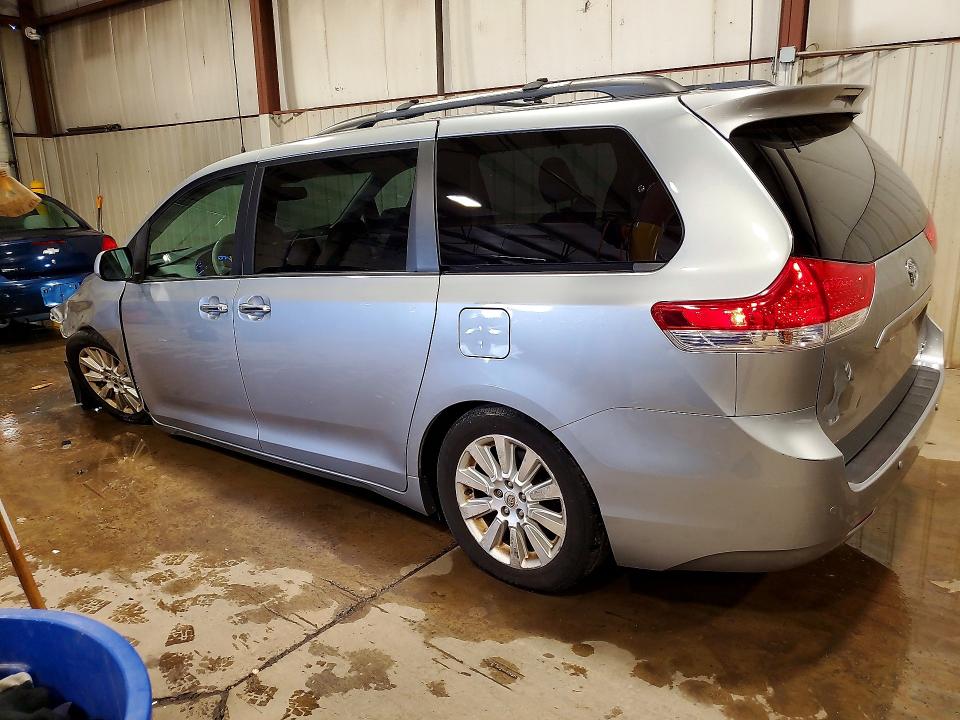 2011 Toyota Sienna მანქანა იყიდება აუქციონზე, vin: 5TDDK3DC3BS010555, აუქციონის ნომერი: 53637896