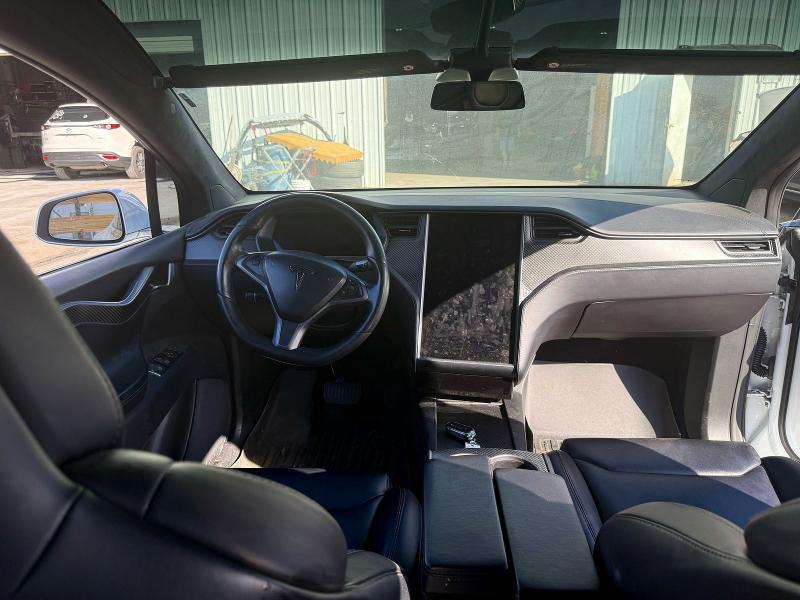 54701946 :رقم المزاد ، 5YJXCBE2XJF103330 vin ، 2018 Tesla Model X مزاد بيع