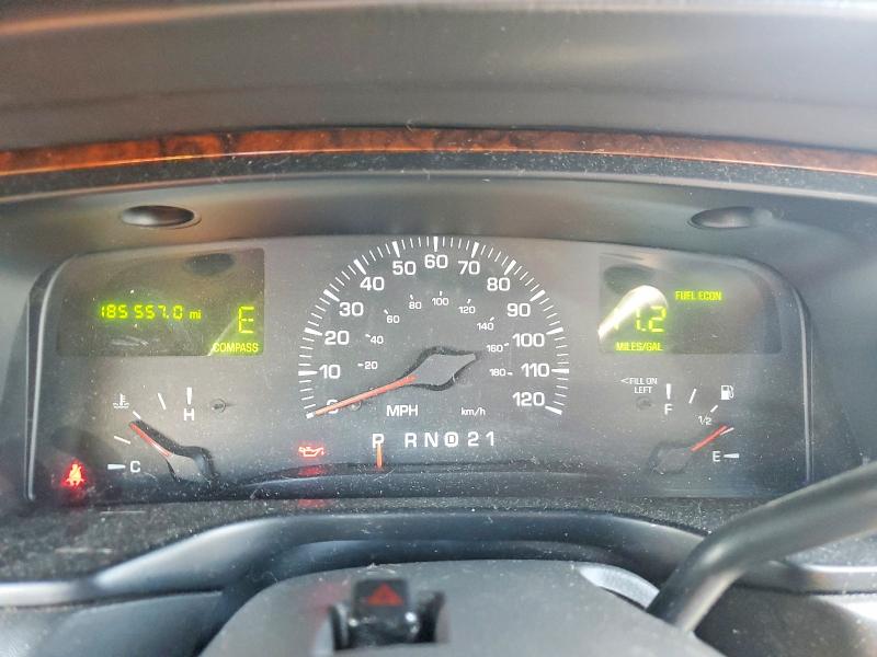 Продаж на аукціоні авто 2001 Lincoln Town Car, vin: 1LNHM84W31Y637161, номер лоту: 54017476