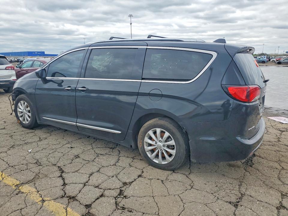 Продажа на аукционе авто 2019 Chrysler Pacifica, vin: 2C4RC1BGXKR526207, номер лота: 53384016