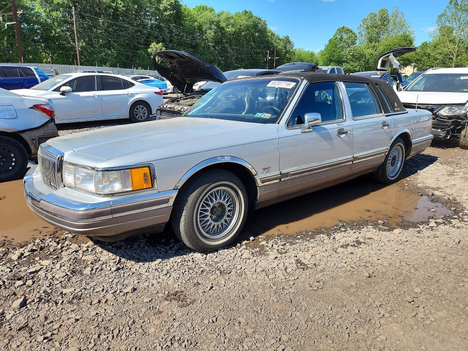 1990 Lincoln Town Car მანქანა იყიდება აუქციონზე, vin: 1LNCM82F6LY792061, აუქციონის ნომერი: 55207716