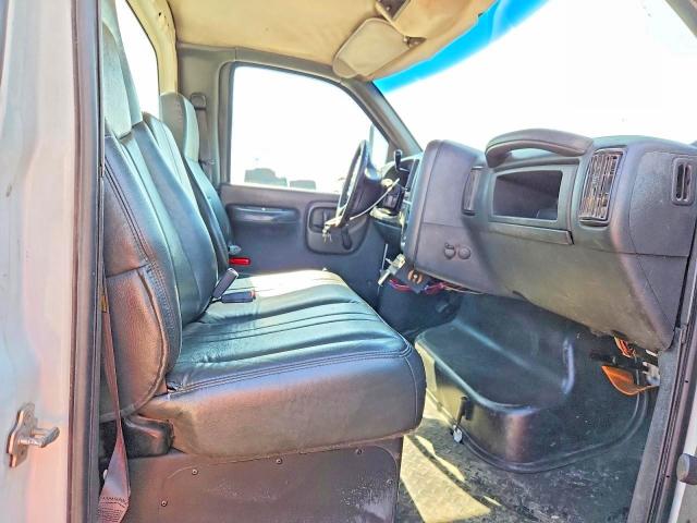 Продажа на аукционе авто 2004 Gmc C5500, vin: 1GDE5C11X4F508104, номер лота: 52378196