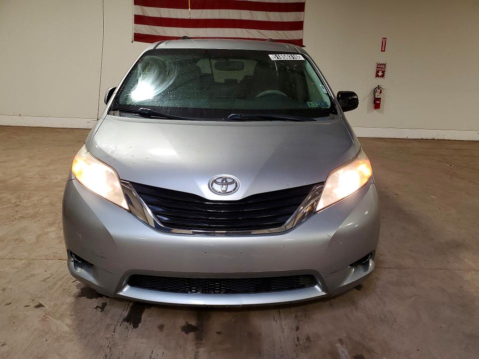 Продаж на аукціоні авто 2011 Toyota Sienna, vin: 5TDKK3DC2BS085710, номер лоту: 51850316