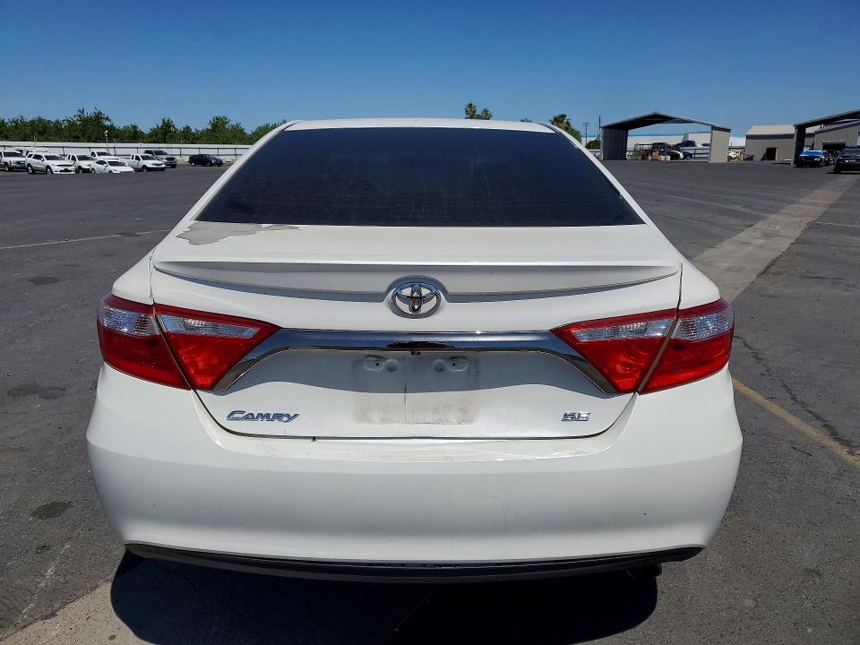 53655816 :رقم المزاد ، 4T1BF1FK2FU080176 vin ، 2015 Toyota Camry Se مزاد بيع