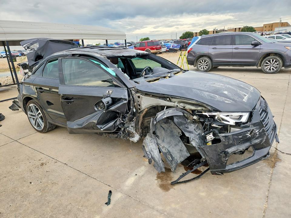53622356 :رقم المزاد ، WAUAUGFF8LA105569 vin ، 2020 Audi A3 مزاد بيع