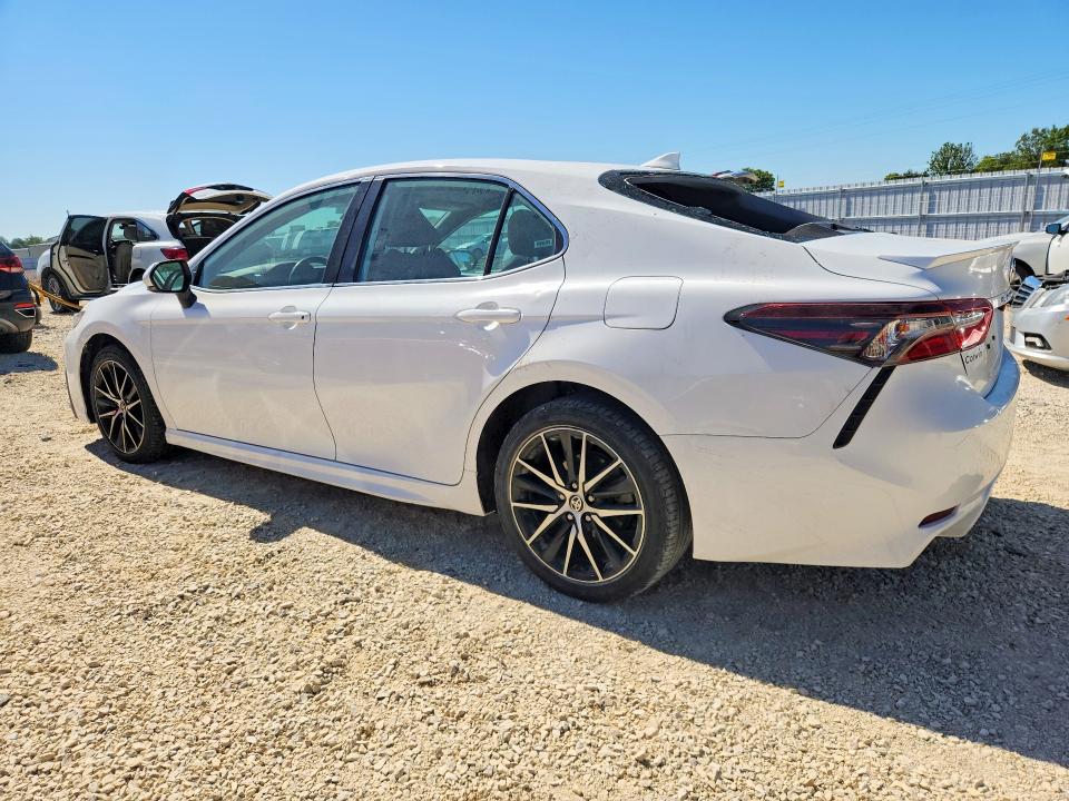 52810406 :رقم المزاد ، 4T1G11AK4NU713738 vin ، 2022 Toyota Camry مزاد بيع