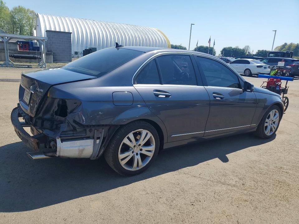52524126 :رقم المزاد ، WDDGF8BB6BR174511 vin ، 2011 Mercedes-benz C مزاد بيع