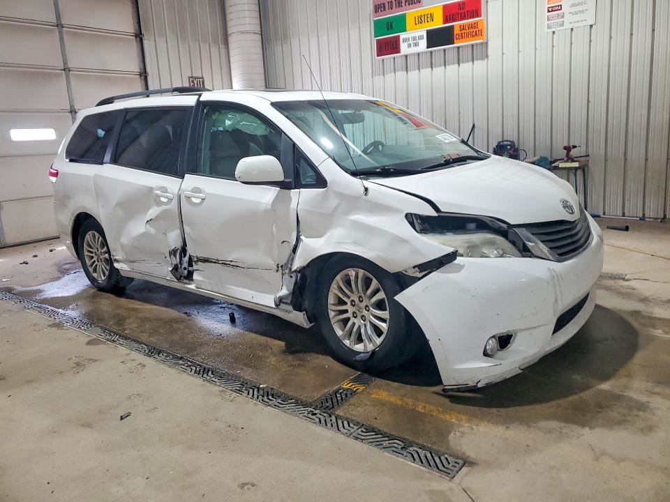 2013 Toyota Sienna მანქანა იყიდება აუქციონზე, vin: 5TDYK3DC7DS292705, აუქციონის ნომერი: 54857386