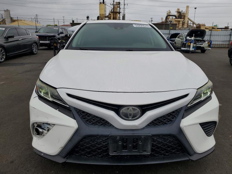 2019 Toyota Camry მანქანა იყიდება აუქციონზე, vin: 4T1B11HK6KU231560, აუქციონის ნომერი: 53299576