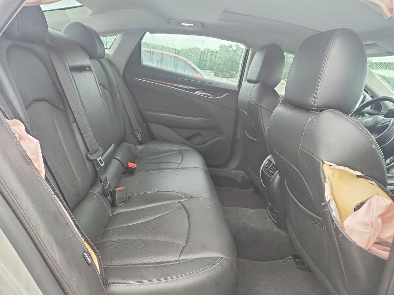 55496726 :رقم المزاد ، 1G4ZR5SS8HU125417 vin ، 2017 Buick Lacrosse مزاد بيع