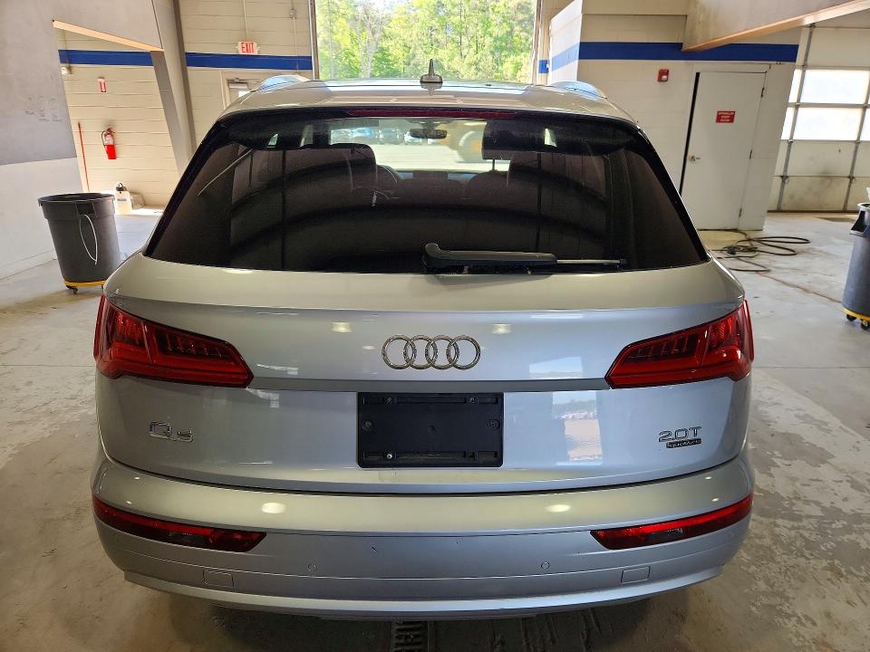 51879866 :رقم المزاد ، WA1BNAFY7J2228400 vin ، 2018 Audi Q5 مزاد بيع