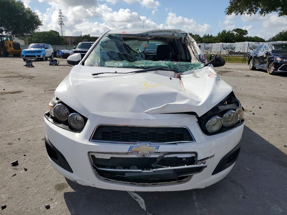 2014 Chevrolet Sonic მანქანა იყიდება აუქციონზე, vin: 1G1JC6SBXE4210854, აუქციონის ნომერი: 54844656