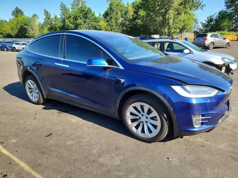 Продажа на аукционе авто 2018 Tesla Model X, vin: 5YJXCDE22JF089595, номер лота: 54809586