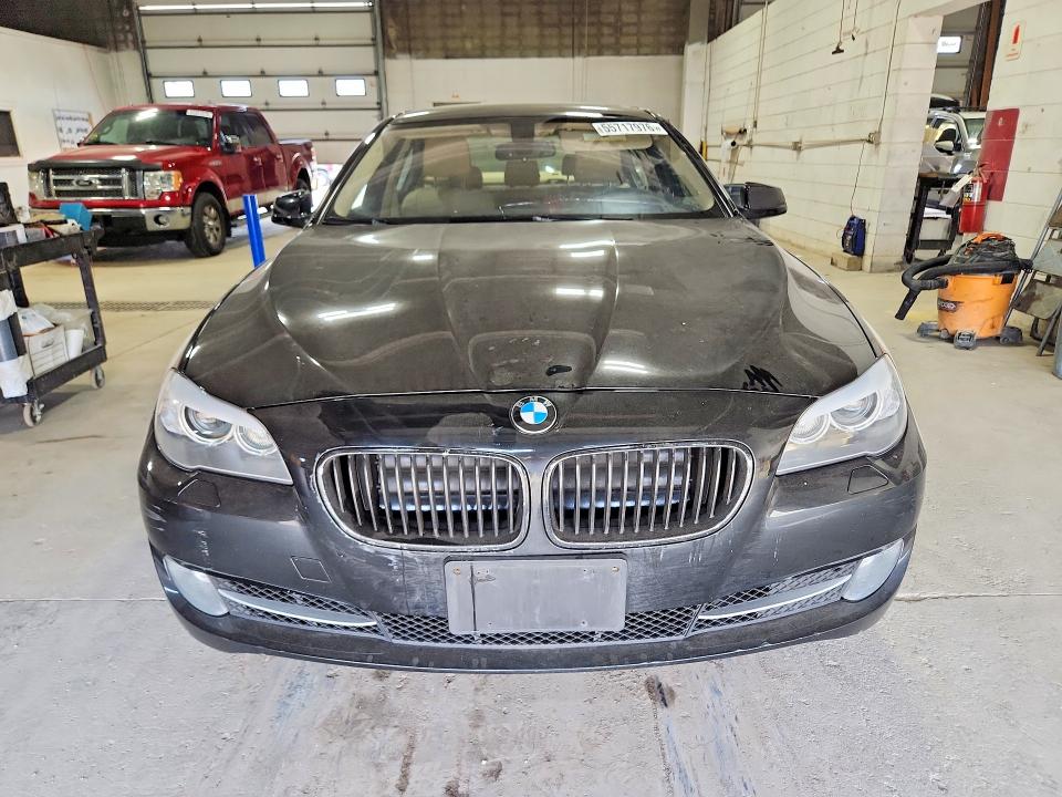 55717976 :رقم المزاد ، WBAXH5C57DDW12672 vin ، 2013 Bmw 528 مزاد بيع