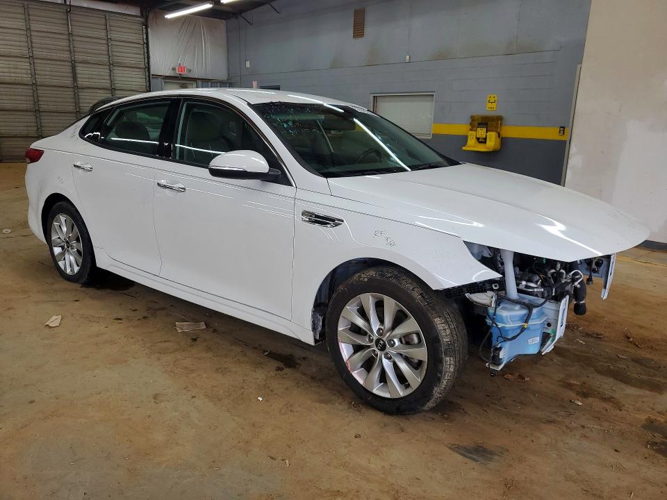 Продажа на аукционе авто 2018 Kia Optima, vin: 5XXGU4L3XJG200044, номер лота: 52843206
