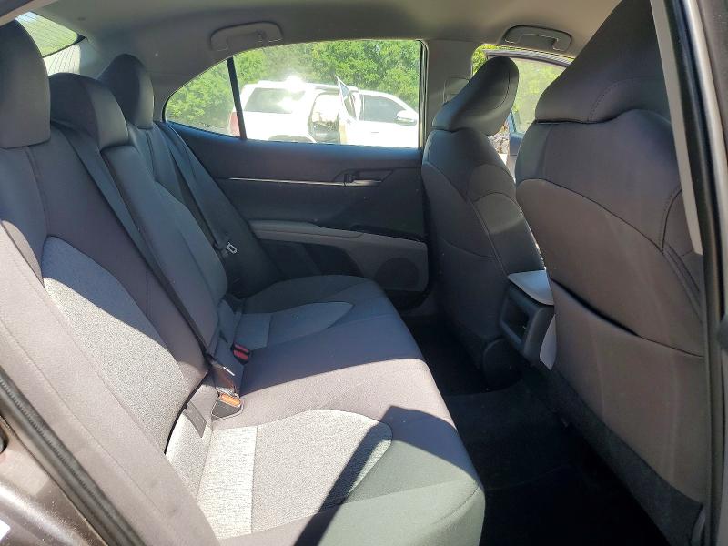 Продажа на аукционе авто 2018 Toyota Camry, vin: 4T1B11HKXJU641888, номер лота: 52294336