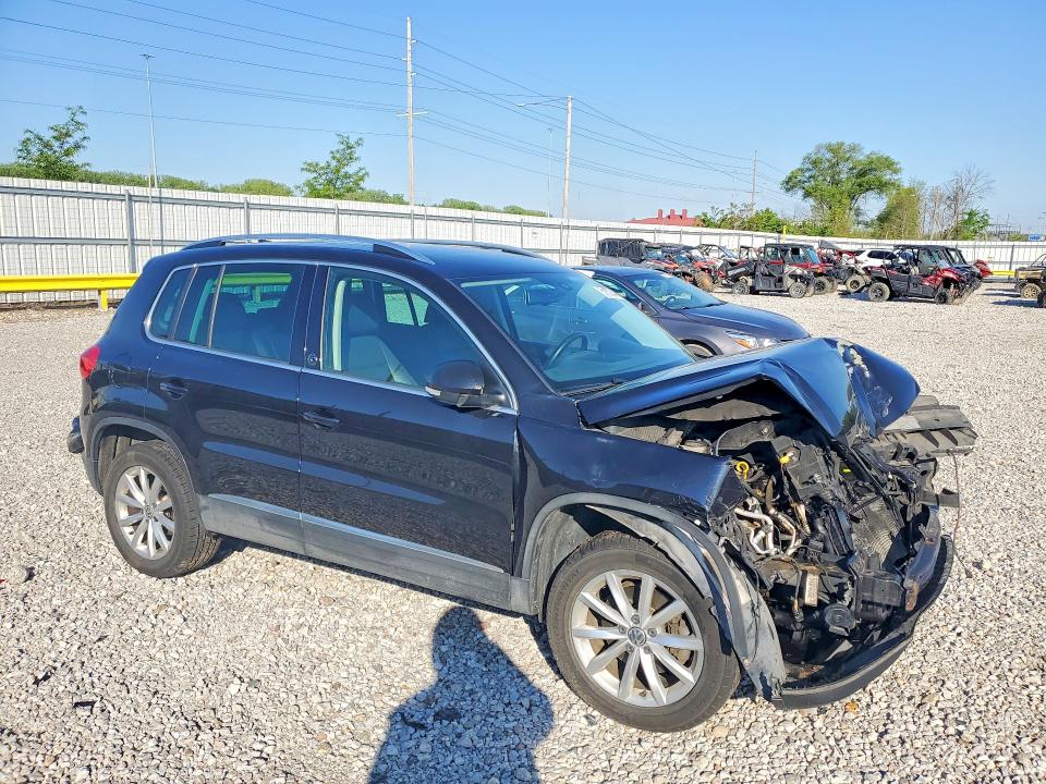 51870446 :رقم المزاد ، WVGSV7AX3HK016218 vin ، 2017 Volkswagen Tiguan مزاد بيع