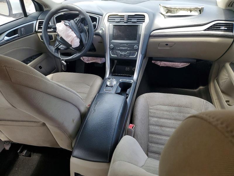 52578596 :رقم المزاد ، 3FA6P0LU3KR220875 vin ، 2019 Ford Fusion مزاد بيع