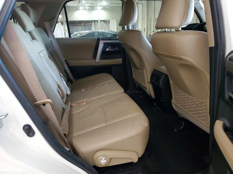 52165556 :رقم المزاد ، JTEBU5JR1H5420223 vin ، 2017 Toyota 4runner مزاد بيع