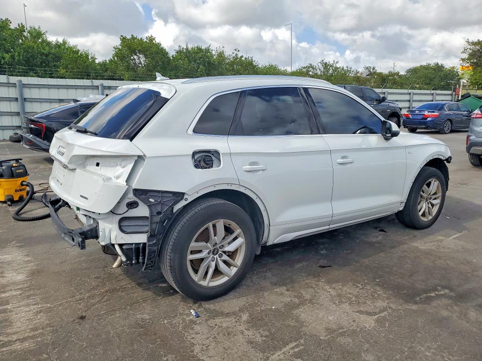 79789005 :رقم المزاد ، WA1GAAFYXN2003637 vin ، 2022 Audi Q5 مزاد بيع