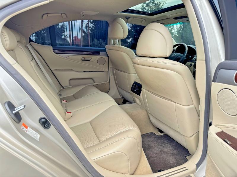 2017 Lexus Ls 460 მანქანა იყიდება აუქციონზე, vin: JTHBL5EF2H5143975, აუქციონის ნომერი: 54897826