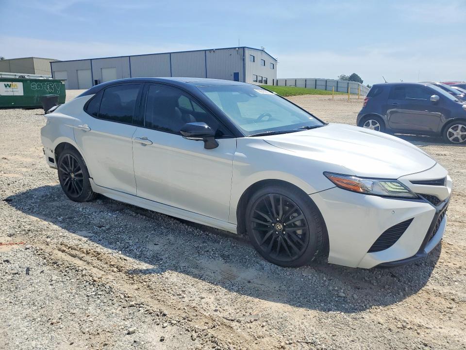 2018 Toyota Camry მანქანა იყიდება აუქციონზე, vin: 4T1B61HKXJU060487, აუქციონის ნომერი: 55046636