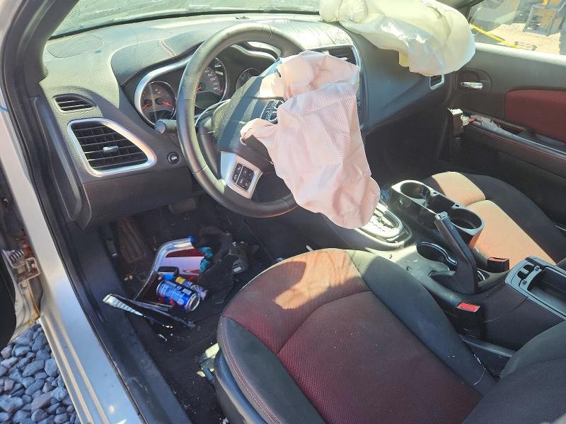 53698496 :رقم المزاد ، 1B3BD1FG2BN543669 vin ، 2011 Dodge Avenger مزاد بيع
