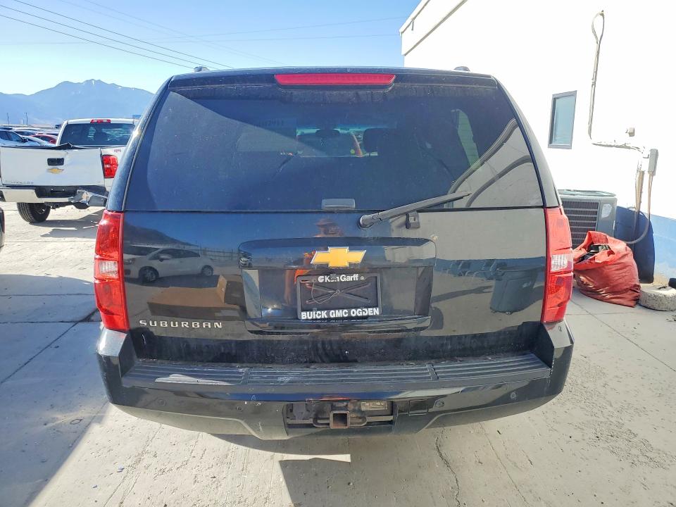 54802996 :رقم المزاد ، 1GNSKJE70DR136927 vin ، 2013 Chevrolet Suburban مزاد بيع