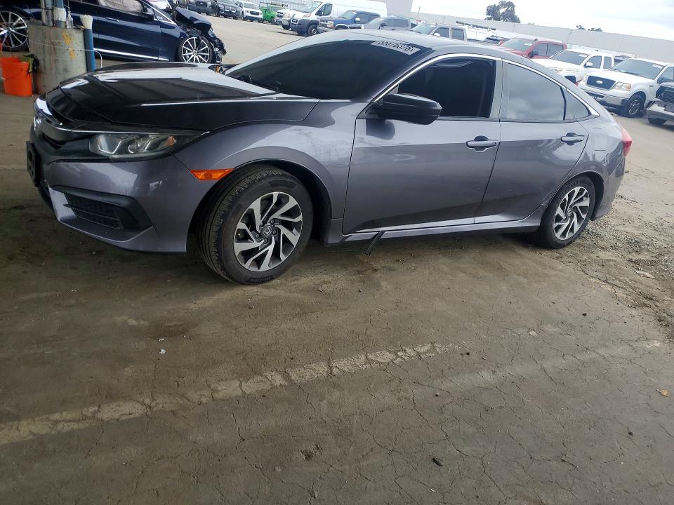 Продажа на аукционе авто 2018 Honda Civic, vin: 2HGFC2F5XJH537604, номер лота: 55676376