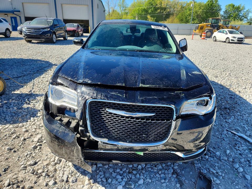 53651186 :رقم المزاد ، 2C3CCARGXHH558055 vin ، 2017 Chrysler 300 مزاد بيع