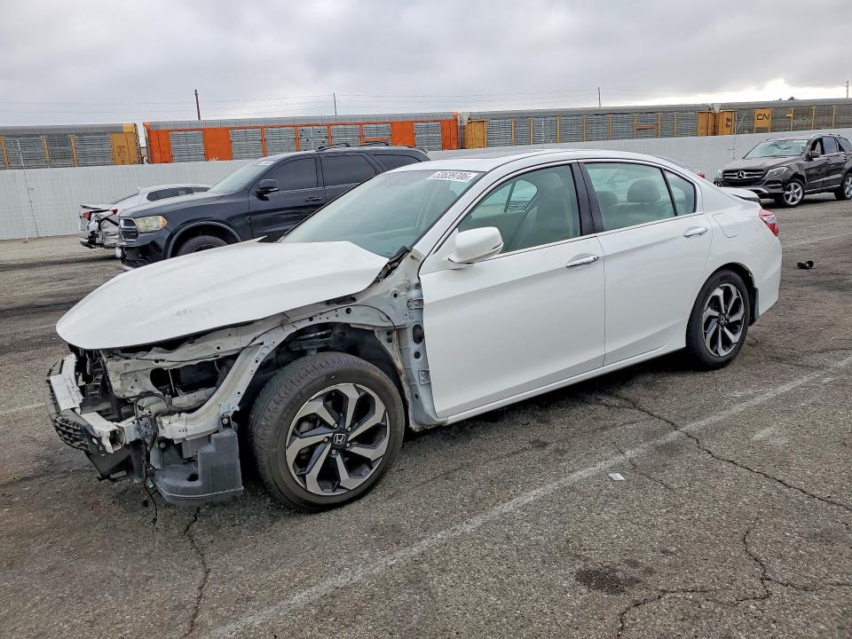 53639706 :رقم المزاد ، 1HGCR3F89GA000473 vin ، 2016 Honda Accord مزاد بيع