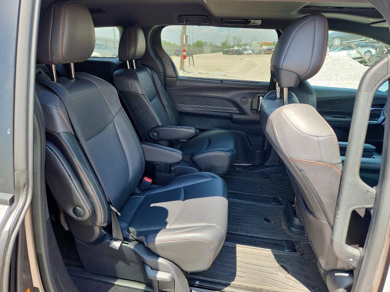 53617586 :رقم المزاد ، 5TDDRKEC6MS051902 vin ، 2021 Toyota Sienna مزاد بيع