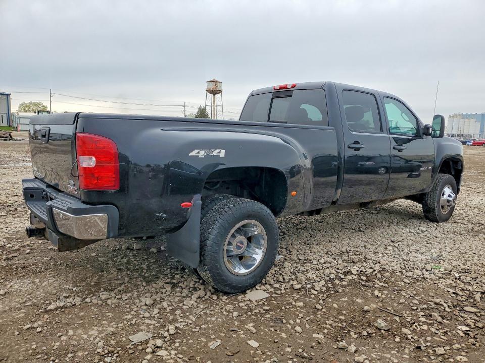 52070656 :رقم المزاد ، 1GT424C85BF170827 vin ، 2011 Gmc Sierra مزاد بيع